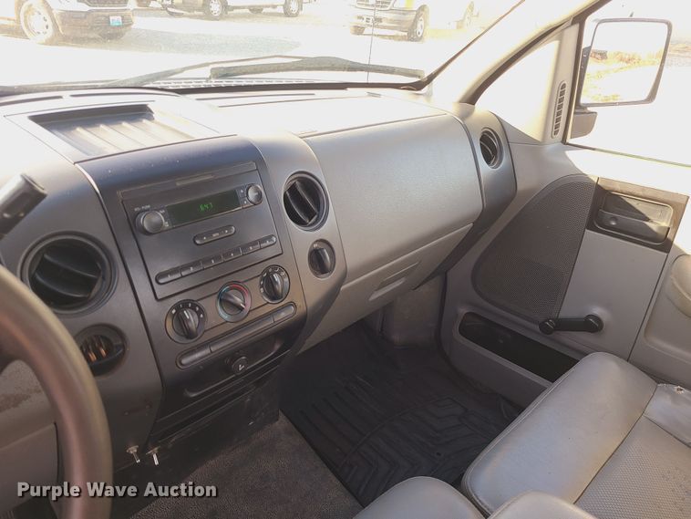 image for item JW9832 2005 Ford F150  SuperCab pickup truck