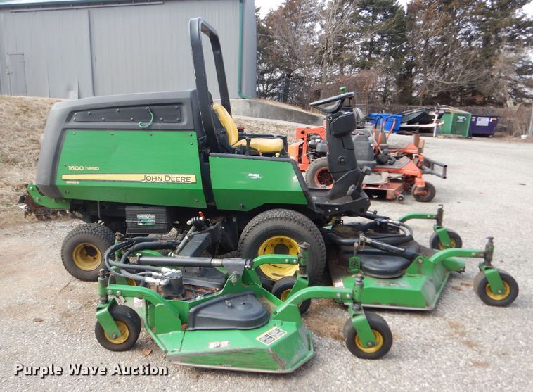 image for item KS9573 John Deere 1600 Series II  lawn mower