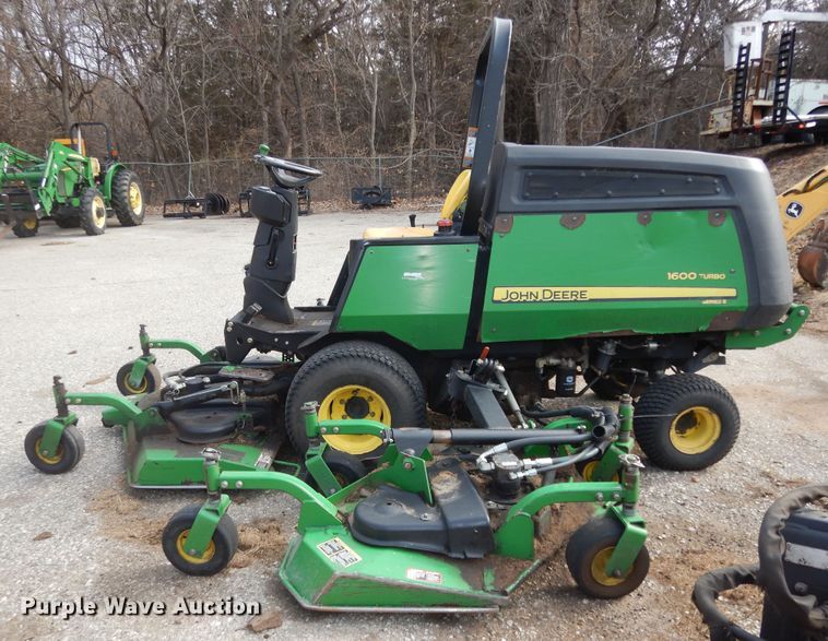 image for item KS9573 John Deere 1600 Series II  lawn mower