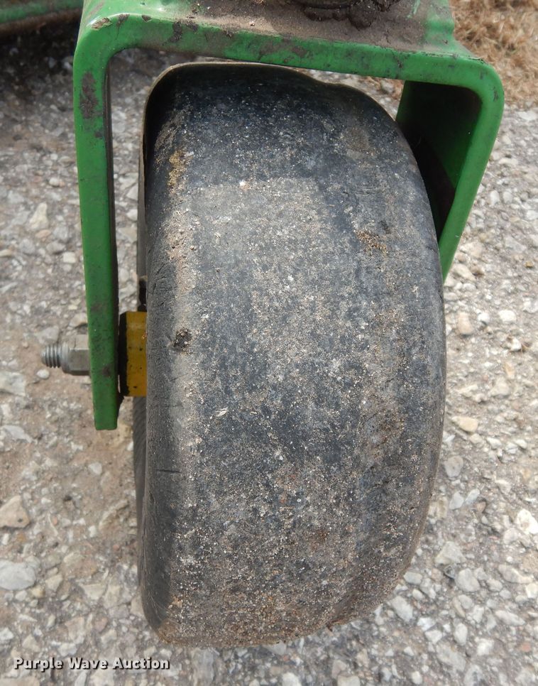 image for item KS9573 John Deere 1600 Series II  lawn mower