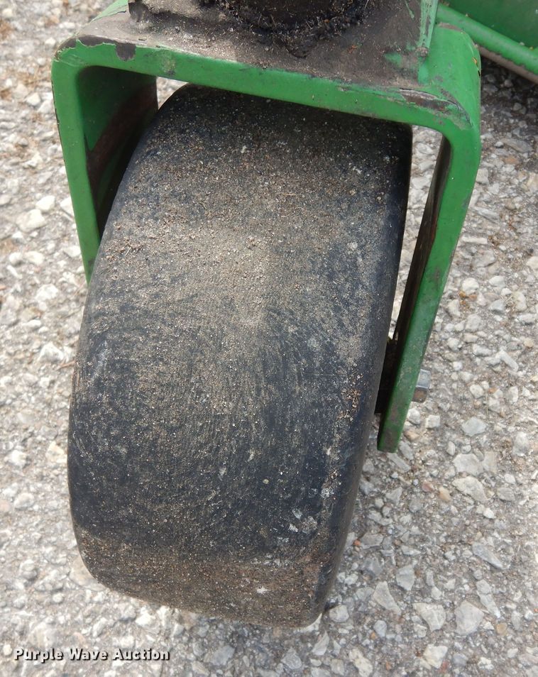 image for item KS9573 John Deere 1600 Series II  lawn mower