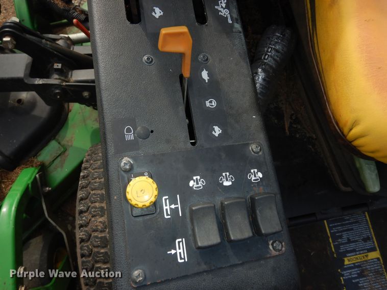 image for item KS9573 John Deere 1600 Series II  lawn mower