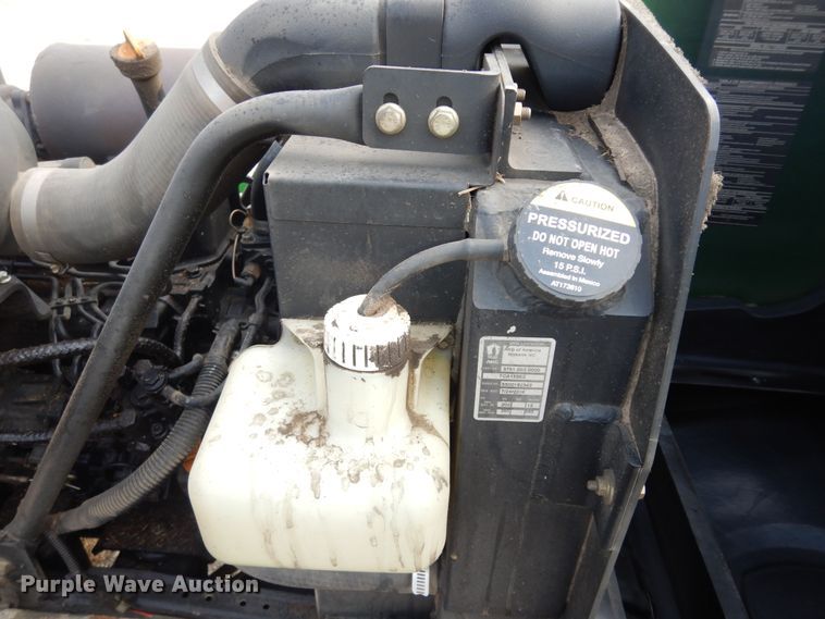 image for item KS9573 John Deere 1600 Series II  lawn mower