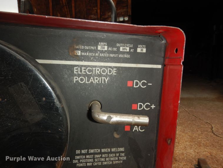 image for item KS9581 Lincoln Electric Idealarc 250  welder