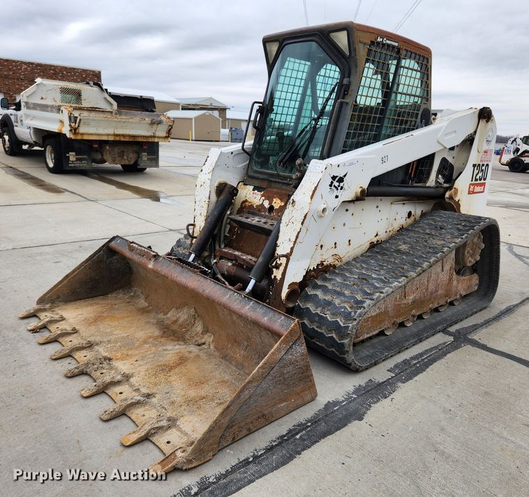 image for item KT9368 2008 Bobcat T250  skid steer loader