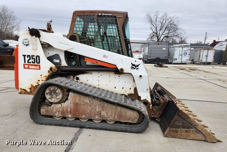 image for item KT9368 2008 Bobcat T250  skid steer loader