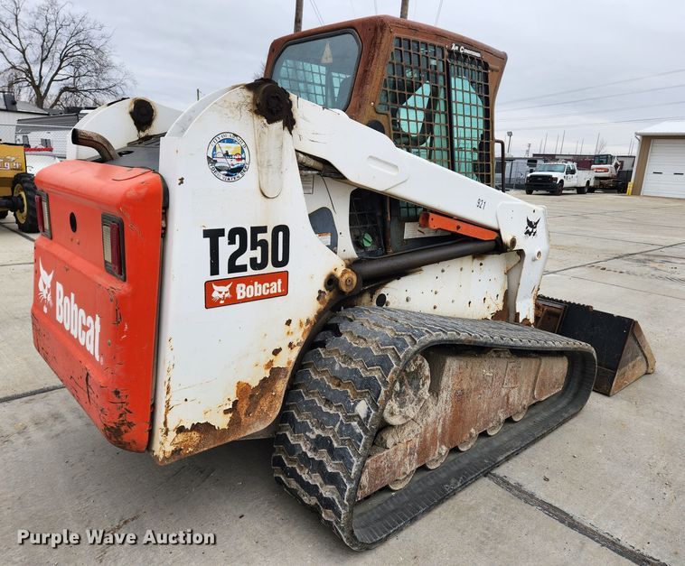 image for item KT9368 2008 Bobcat T250  skid steer loader
