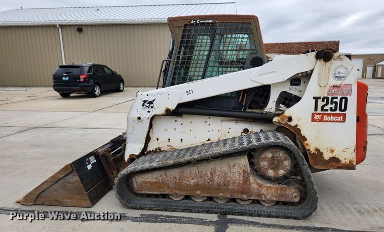 image for item KT9368 2008 Bobcat T250  skid steer loader