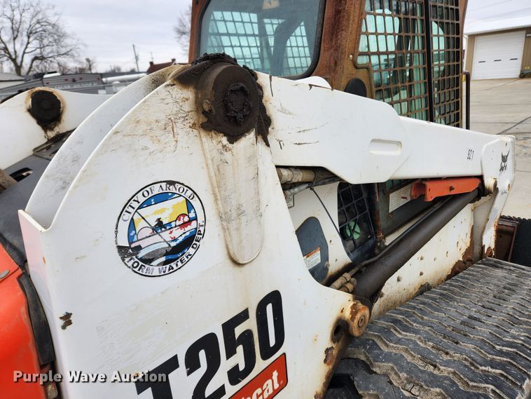 image for item KT9368 2008 Bobcat T250  skid steer loader