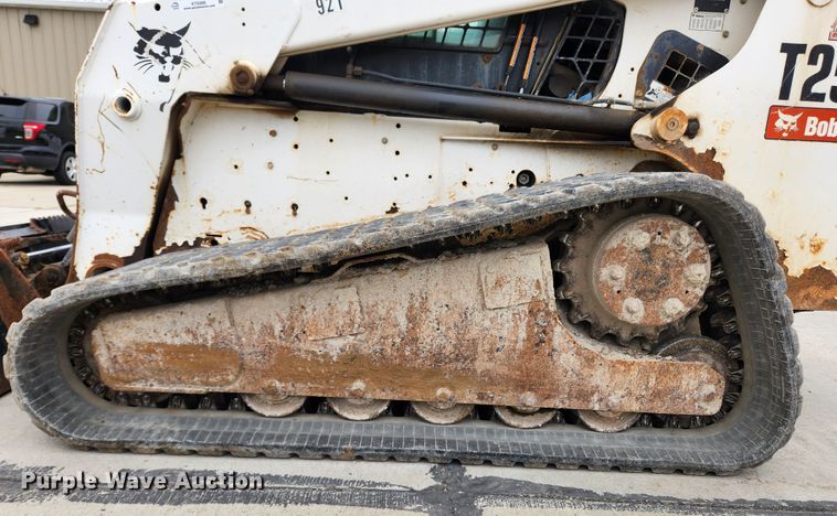 image for item KT9368 2008 Bobcat T250  skid steer loader