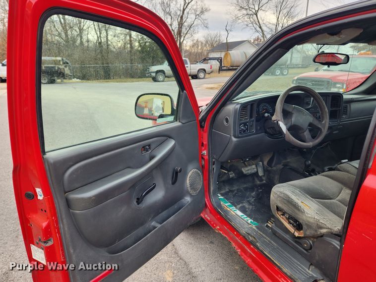 image for item KT9374 2005 Chevrolet Silverado 1500  pickup truck