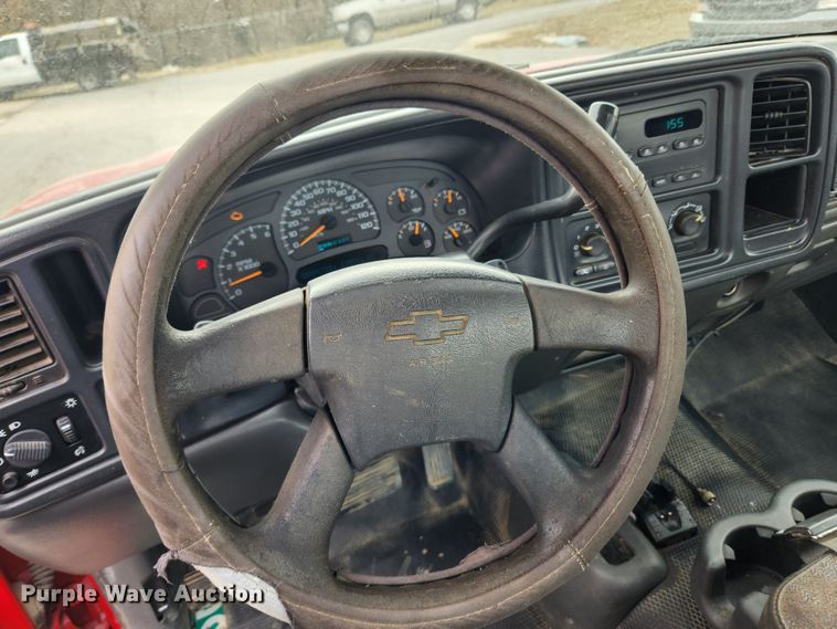 image for item KT9374 2005 Chevrolet Silverado 1500  pickup truck