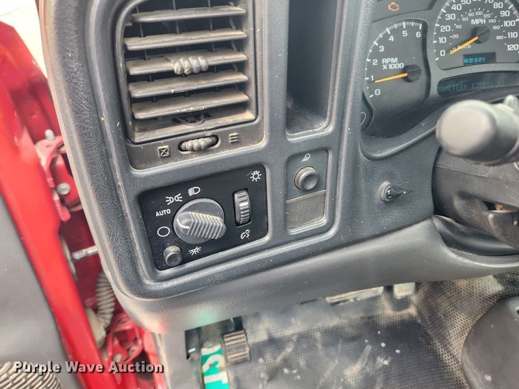 image for item KT9374 2005 Chevrolet Silverado 1500  pickup truck