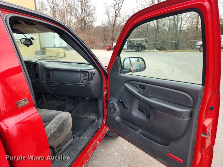 image for item KT9374 2005 Chevrolet Silverado 1500  pickup truck