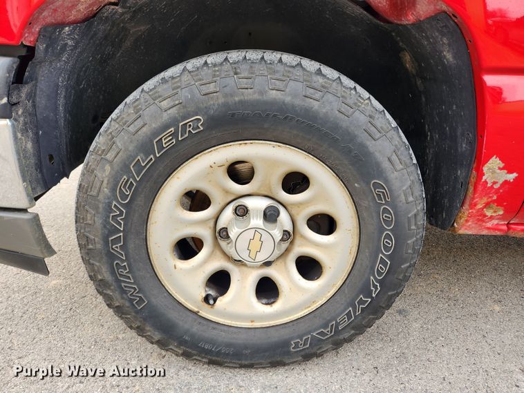 image for item KT9374 2005 Chevrolet Silverado 1500  pickup truck