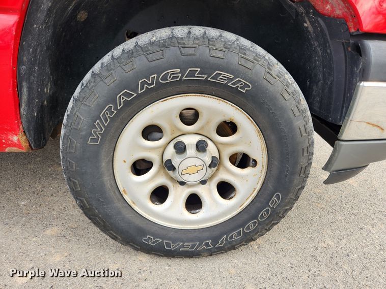 image for item KT9374 2005 Chevrolet Silverado 1500  pickup truck