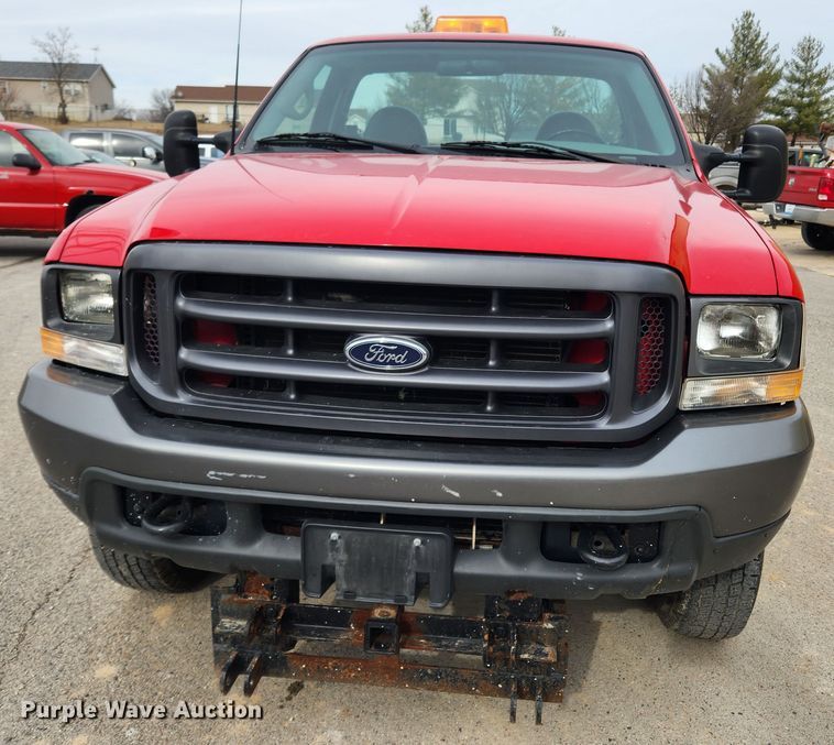 image for item KT9375 2002 Ford F250 Super Duty XL  utility bed pickup truck