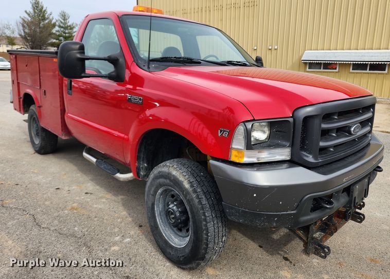 image for item KT9375 2002 Ford F250 Super Duty XL  utility bed pickup truck