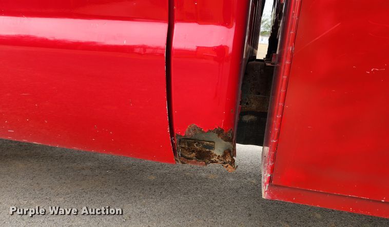 image for item KT9375 2002 Ford F250 Super Duty XL  utility bed pickup truck