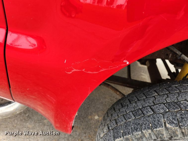 image for item KT9375 2002 Ford F250 Super Duty XL  utility bed pickup truck