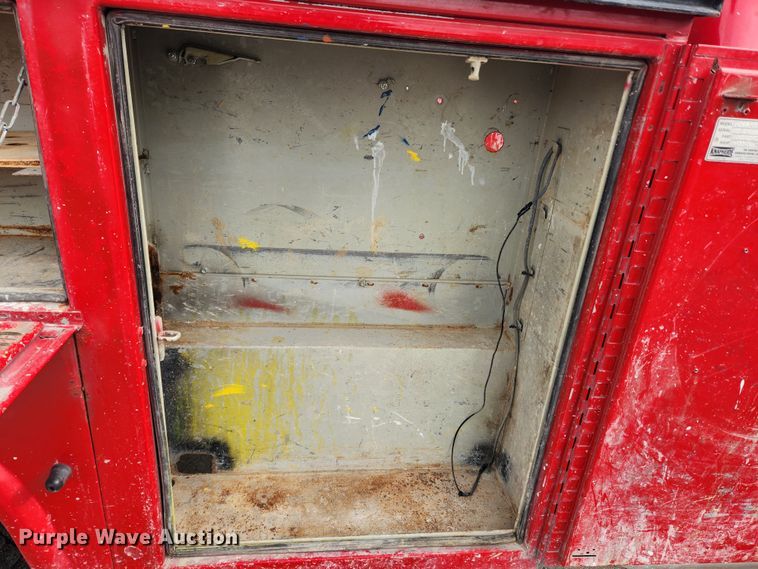 image for item KT9375 2002 Ford F250 Super Duty XL  utility bed pickup truck