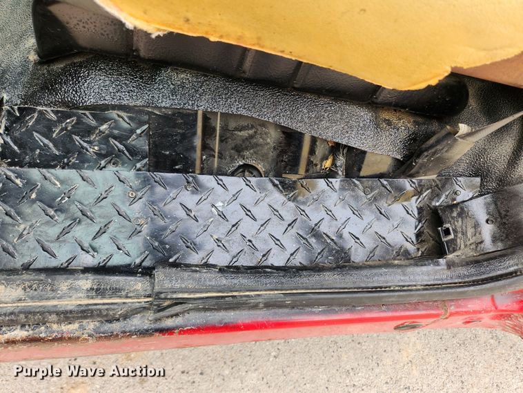 image for item KT9375 2002 Ford F250 Super Duty XL  utility bed pickup truck