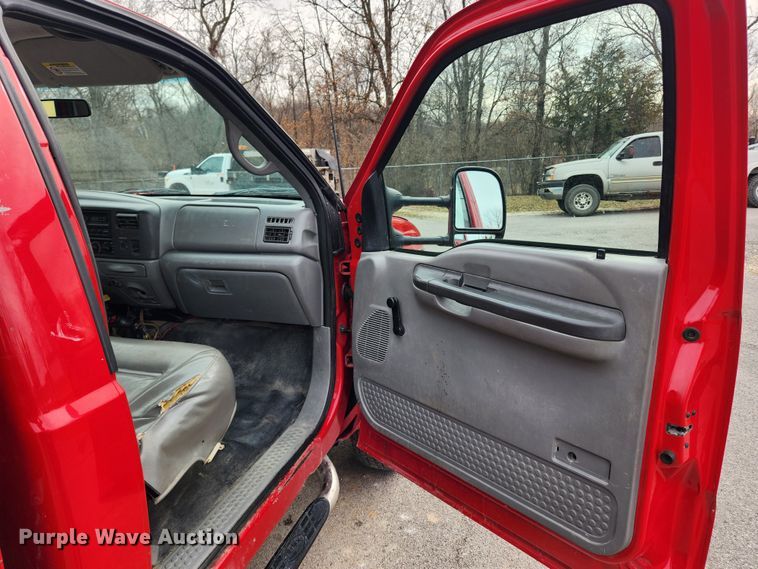 image for item KT9375 2002 Ford F250 Super Duty XL  utility bed pickup truck