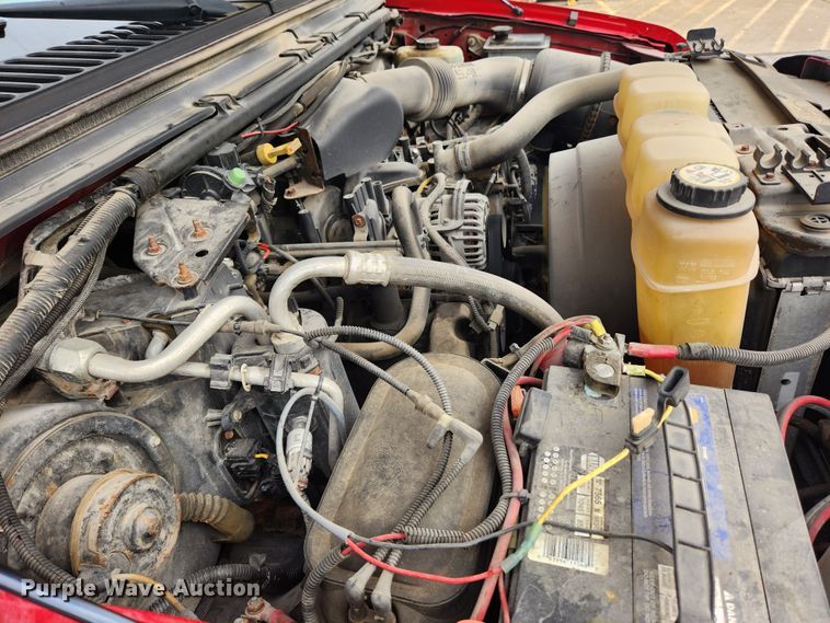 image for item KT9375 2002 Ford F250 Super Duty XL  utility bed pickup truck