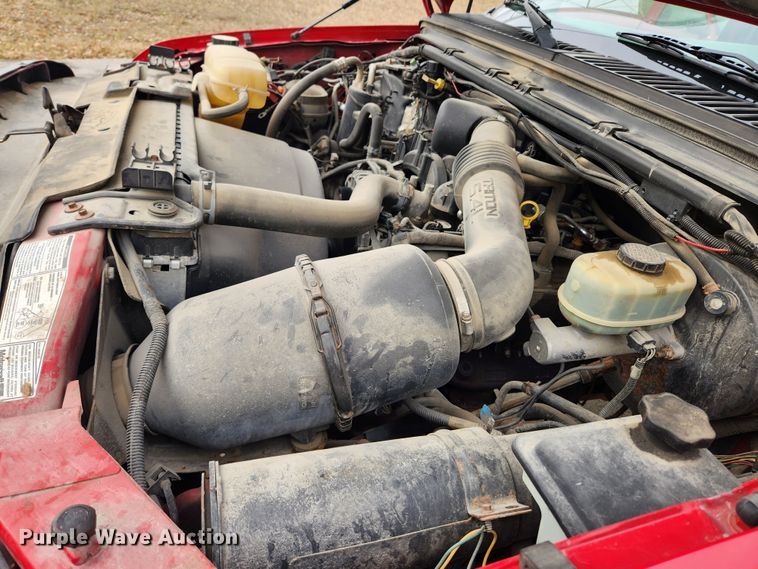 image for item KT9375 2002 Ford F250 Super Duty XL  utility bed pickup truck