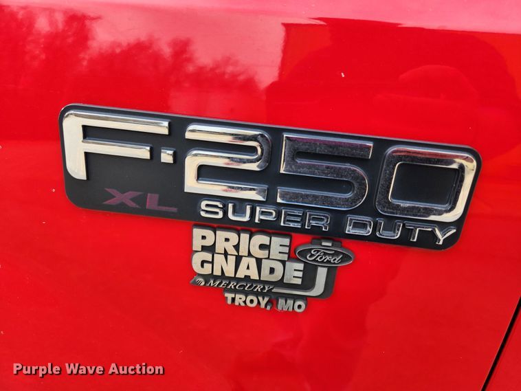 image for item KT9375 2002 Ford F250 Super Duty XL  utility bed pickup truck