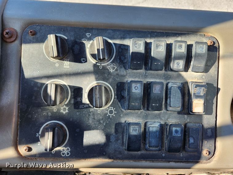 image for item KT9420 2005 Case 721D XT  wheel loader