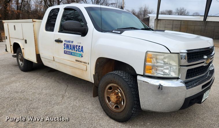 image for item KT9421 2008 Chevrolet Silverado 2500HD  Ext. Cab utility bed pickup truck