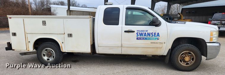 image for item KT9421 2008 Chevrolet Silverado 2500HD  Ext. Cab utility bed pickup truck