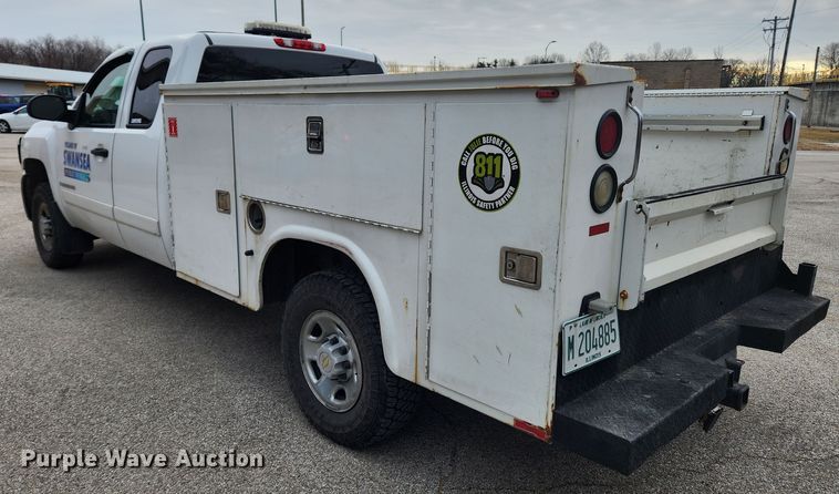 image for item KT9421 2008 Chevrolet Silverado 2500HD  Ext. Cab utility bed pickup truck