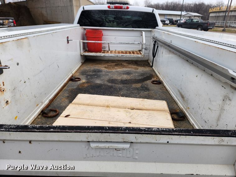 image for item KT9421 2008 Chevrolet Silverado 2500HD  Ext. Cab utility bed pickup truck