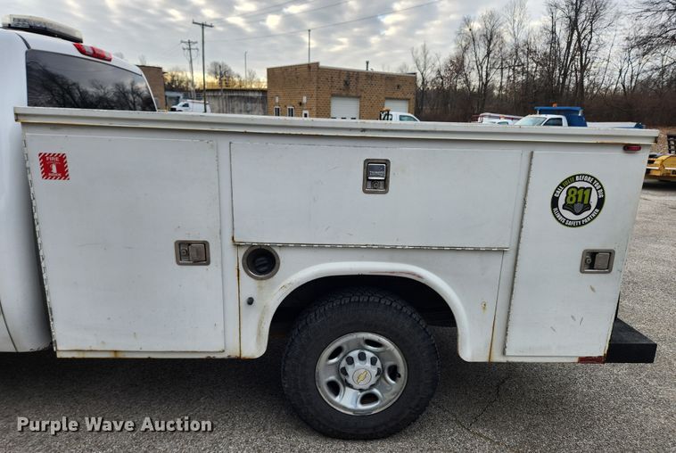 image for item KT9421 2008 Chevrolet Silverado 2500HD  Ext. Cab utility bed pickup truck