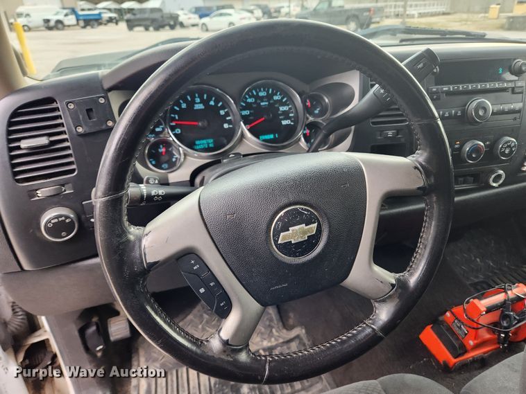 image for item KT9421 2008 Chevrolet Silverado 2500HD  Ext. Cab utility bed pickup truck