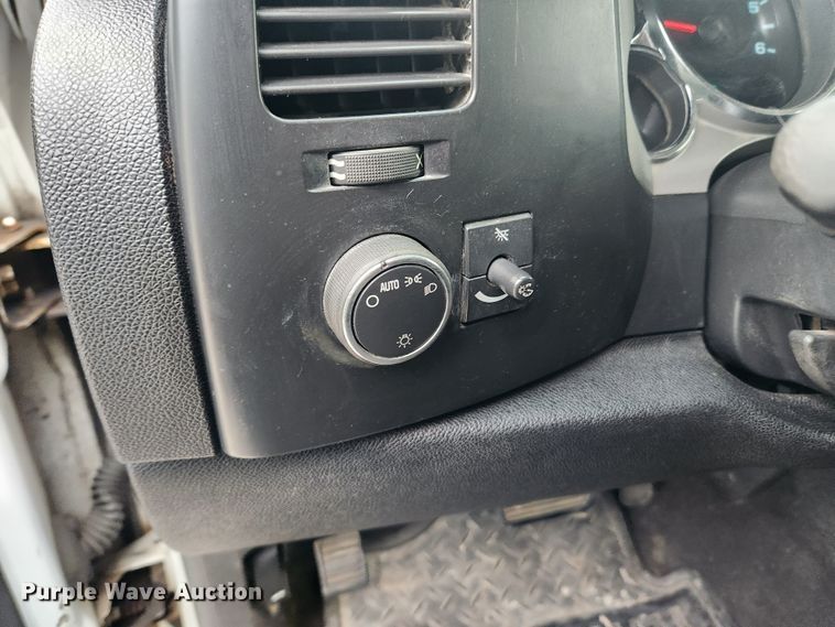 image for item KT9421 2008 Chevrolet Silverado 2500HD  Ext. Cab utility bed pickup truck