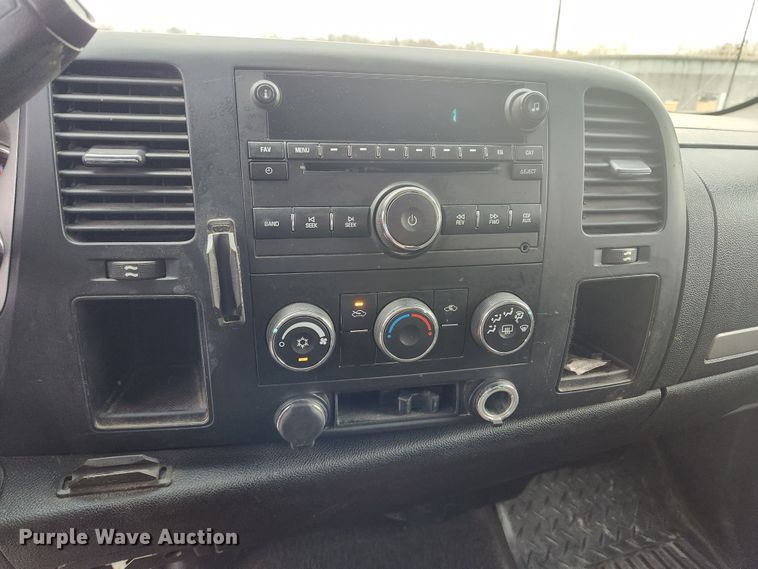 image for item KT9421 2008 Chevrolet Silverado 2500HD  Ext. Cab utility bed pickup truck