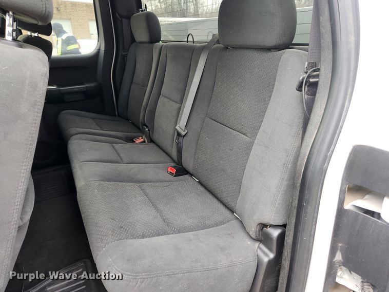 image for item KT9421 2008 Chevrolet Silverado 2500HD  Ext. Cab utility bed pickup truck