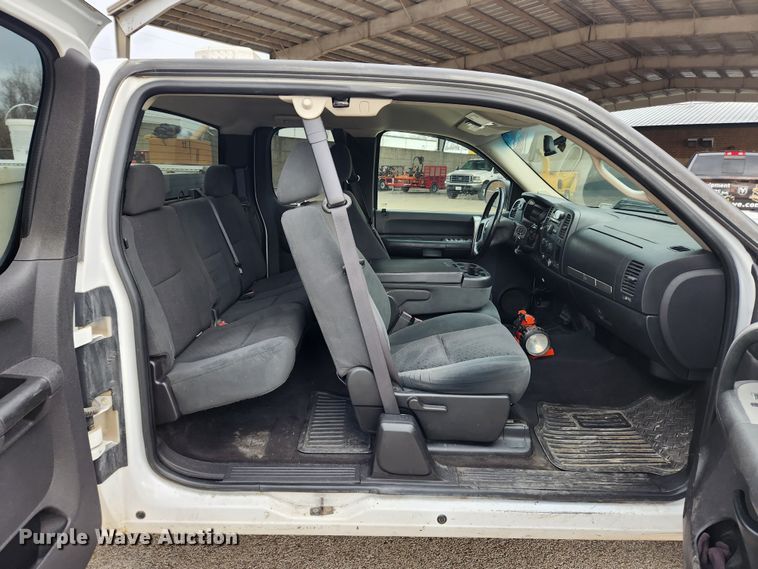 image for item KT9421 2008 Chevrolet Silverado 2500HD  Ext. Cab utility bed pickup truck