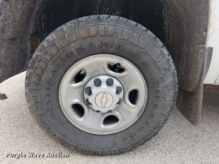 image for item KT9421 2008 Chevrolet Silverado 2500HD  Ext. Cab utility bed pickup truck