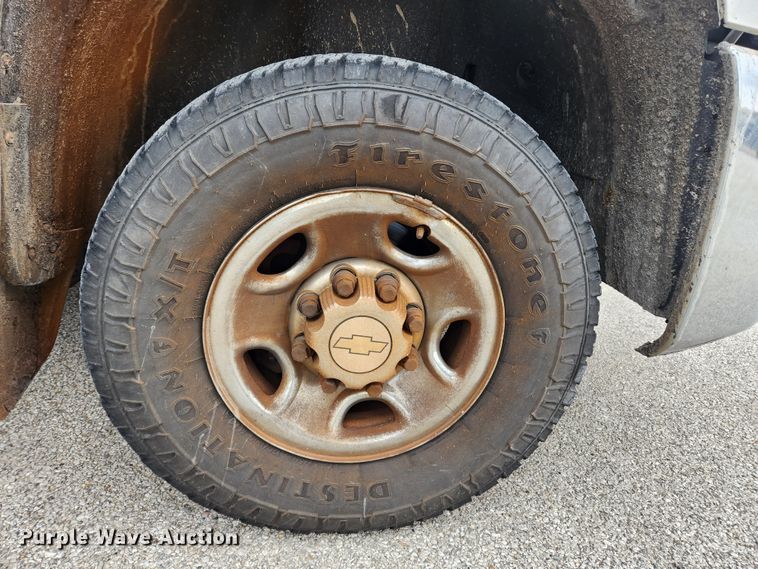 image for item KT9421 2008 Chevrolet Silverado 2500HD  Ext. Cab utility bed pickup truck