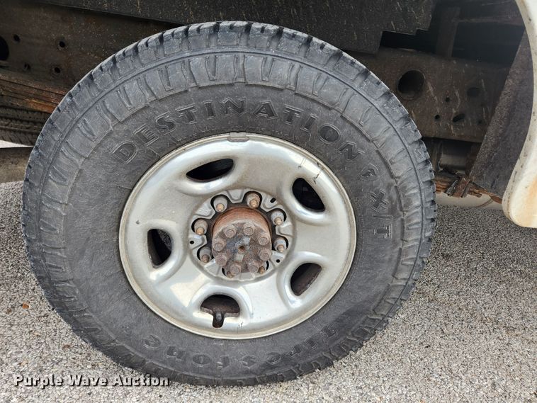 image for item KT9421 2008 Chevrolet Silverado 2500HD  Ext. Cab utility bed pickup truck