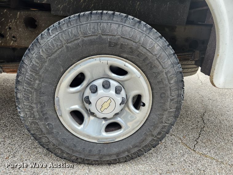 image for item KT9421 2008 Chevrolet Silverado 2500HD  Ext. Cab utility bed pickup truck