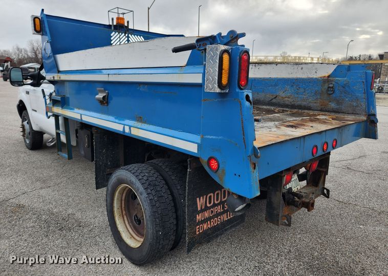 image for item KT9422 2003 Ford F550 Super Duty XL  dump truck