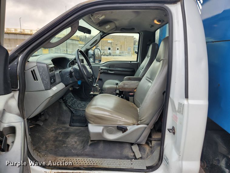 image for item KT9422 2003 Ford F550 Super Duty XL  dump truck