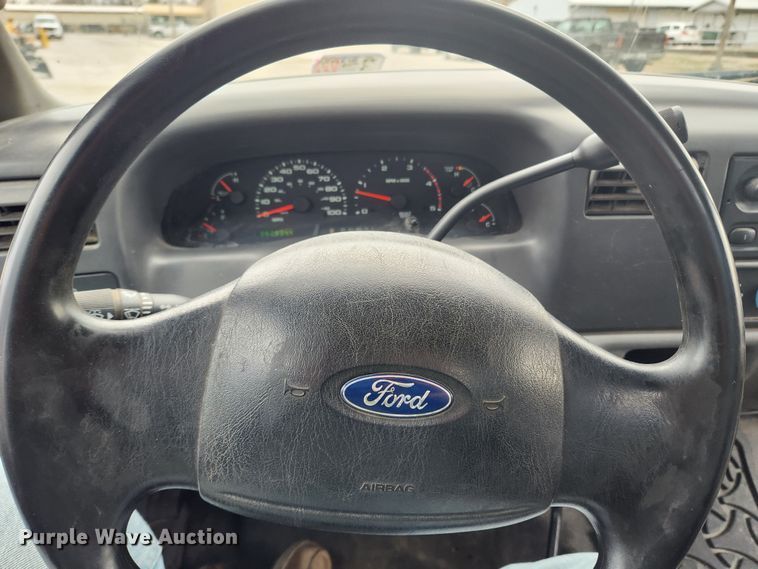 image for item KT9422 2003 Ford F550 Super Duty XL  dump truck