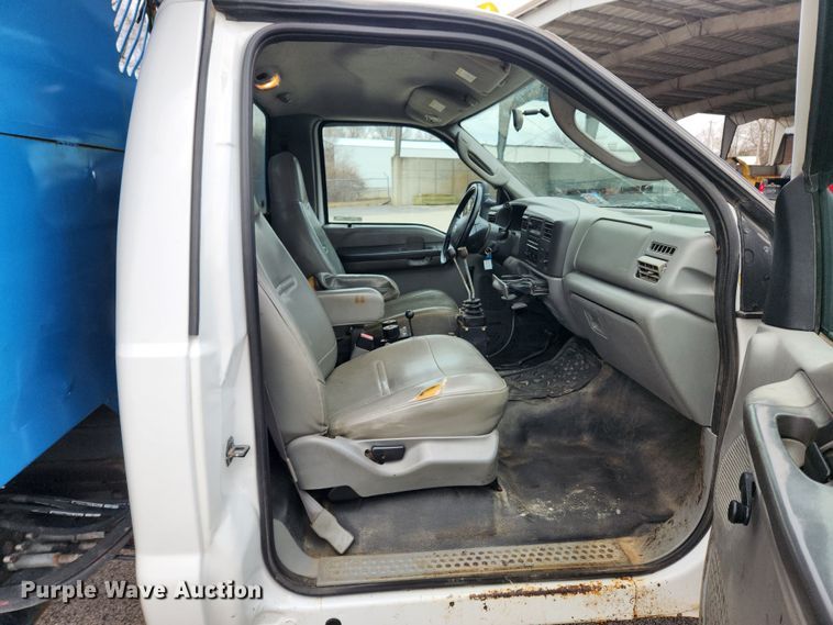 image for item KT9422 2003 Ford F550 Super Duty XL  dump truck