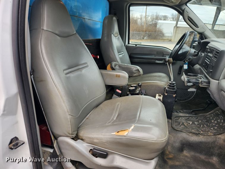 image for item KT9422 2003 Ford F550 Super Duty XL  dump truck